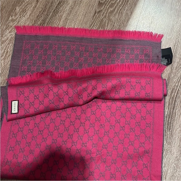 Gucci scarf authentic pink and grey - Picture 5 of 5